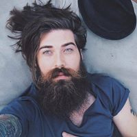 მე ვარ წვერიანი კაცი