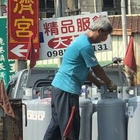 何昌蒼
