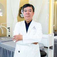 Bác sĩ CKI nội khoa và da liễu Bùi Văn Quang tại Viện Thẩm Mỹ LG Clinic