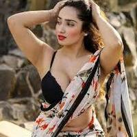 noidaaisha bajaj