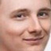 Чел, который смотрит Джова...