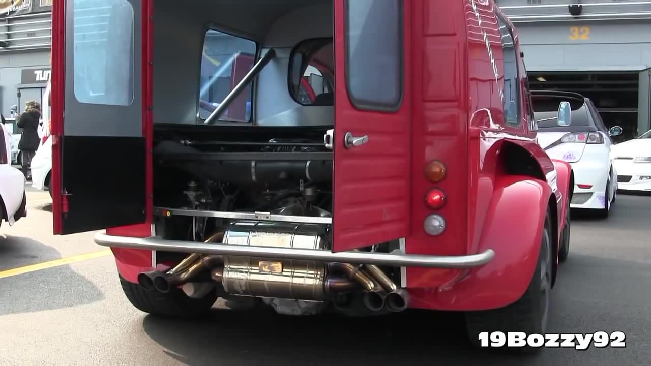 Citroën 2CV Nimik... Ferrari F355 V8 Engine