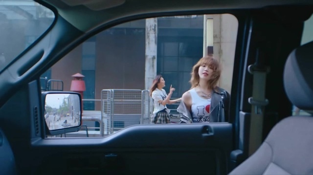 Dancing with Chaewon (x7)