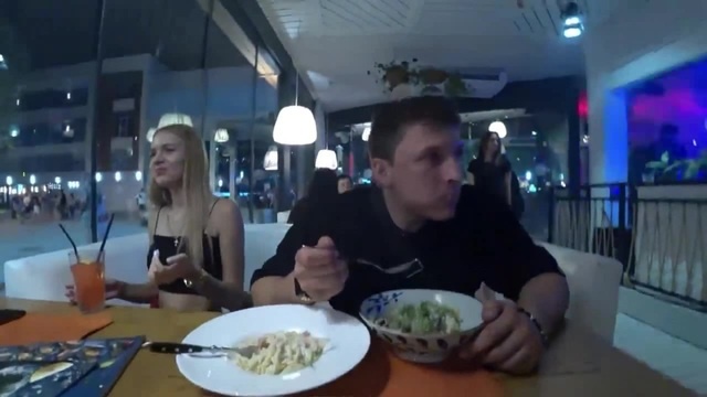 Когда заиграла любимая песня